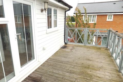 2 bedroom flat to rent, Wicketts End, Whitstable, CT5