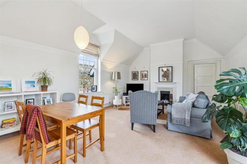 2 bedroom flat for sale, Kara Lodge, Newton Grove, W4