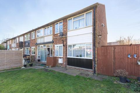 2 bedroom maisonette for sale, Baring Close, Baring Road, London