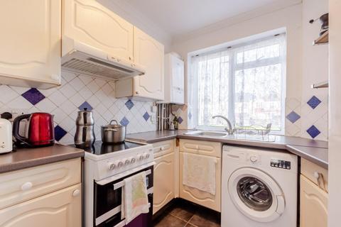 2 bedroom maisonette for sale, Baring Close, Baring Road, London