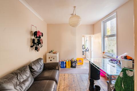 25 Sturdon Road, Bristol, BS3 2BA