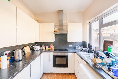 25 Sturdon Road, Bristol, BS3 2BA