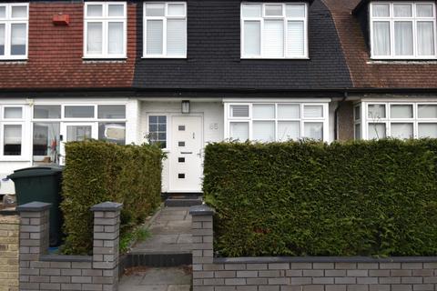 3 bedroom terraced house to rent, Hillcrest Road Bromley BR1