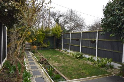 3 bedroom terraced house to rent, Hillcrest Road Bromley BR1