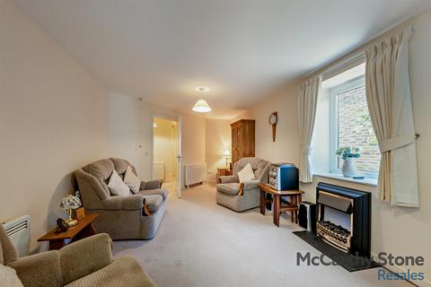 1 bedroom apartment for sale, Amelia Court, Union Place, Worthing, BN11 1AH