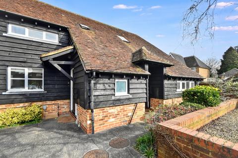 3 bedroom end of terrace house for sale, Barncroft, Farnham, GU9