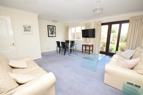 3 bedroom end of terrace house for sale, Barncroft, Farnham, GU9