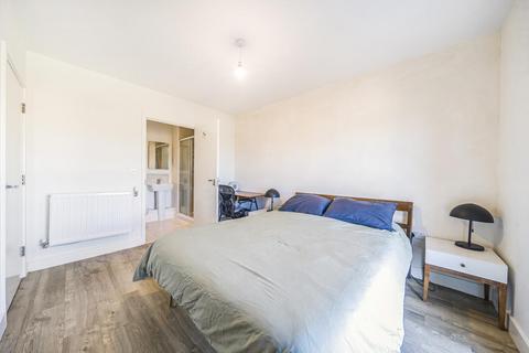 2 bedroom flat for sale, Apple Yard, Anerley