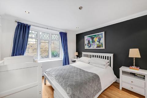 3 bedroom flat for sale, Hemstal Road, West Hampstead