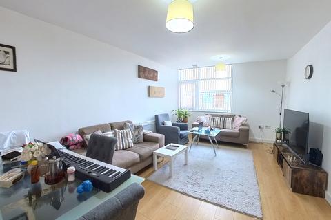 2 bedroom flat for sale, Broadway, Salford M50