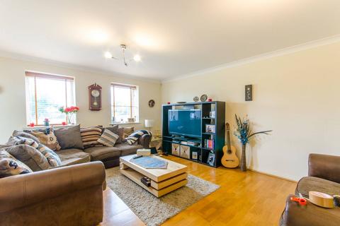 2 bedroom flat to rent, Sparkford Gardens, Friern Barnet, London, N11