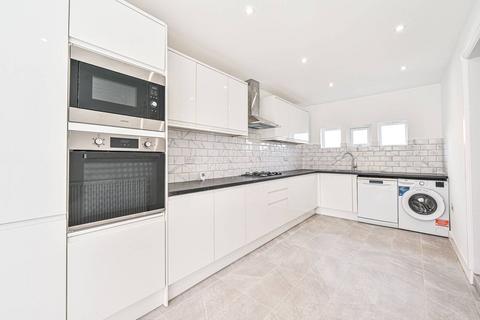 3 bedroom terraced house to rent, Compton Close, Cricklewood, London, NW11