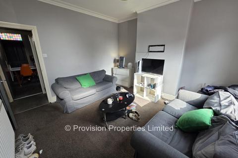 4 bedroom terraced house to rent, Royal Park Road, Hyde Park LS6