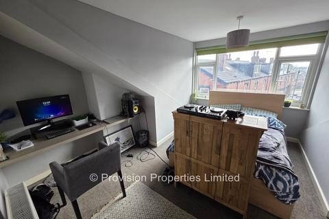 4 bedroom terraced house to rent, Royal Park Road, Hyde Park LS6
