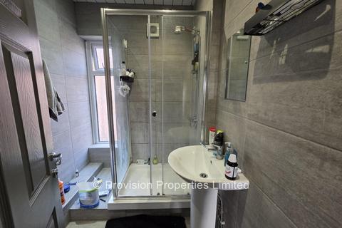 4 bedroom terraced house to rent, Royal Park Road, Hyde Park LS6