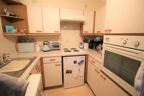 1 bedroom retirement property to rent, Brookside Road, Gatley, Cheadle, SK8 4BG