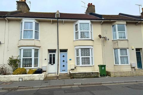 3 bedroom terraced house to rent, New Road, Littlehampton