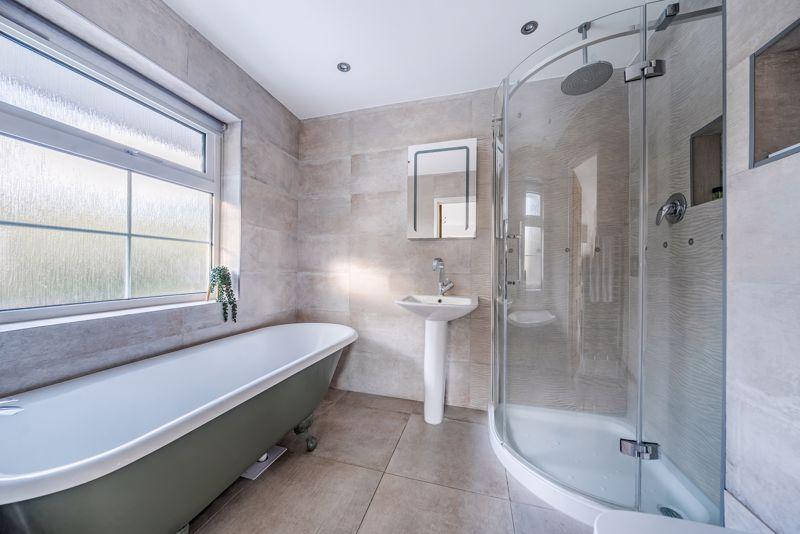 Shower & Bathroom