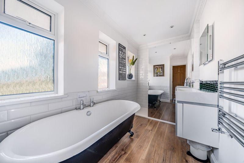 Shower & Bathroom