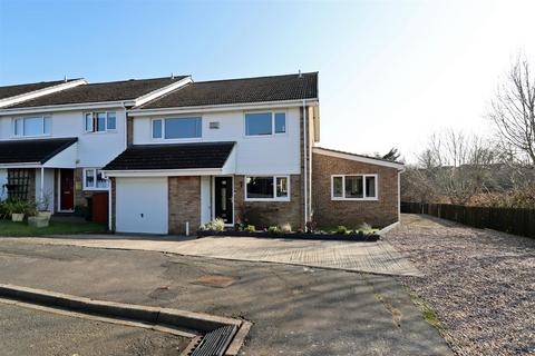 4 bedroom end of terrace house for sale, Sidelingtails, Yarm, TS15 9HT