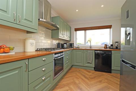 4 bedroom end of terrace house for sale, Sidelingtails, Yarm, TS15 9HT