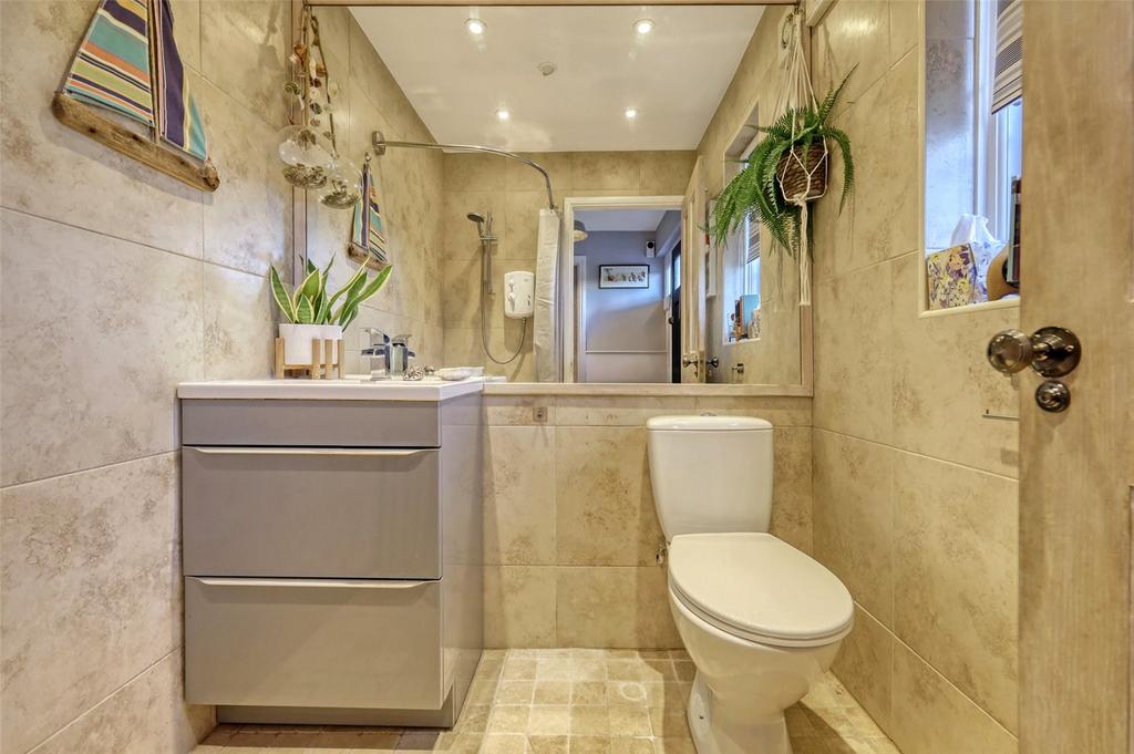 Cloak/Shower Room