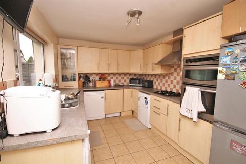 2 bedroom terraced house to rent, Oldham Avenue, Coventry