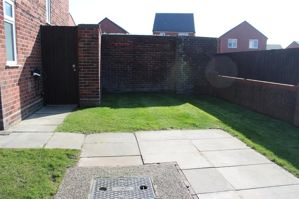 144 Stockbridge Lane side garden.JPG