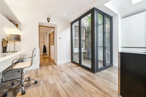 2 bedroom apartment for sale, Medfield Street, London SW15