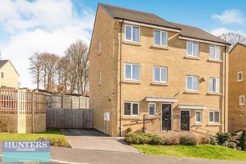 4 bedroom semi-detached house for sale, Poplars Park Avenue, Bradford, West Yorkshire, BD2 1FP