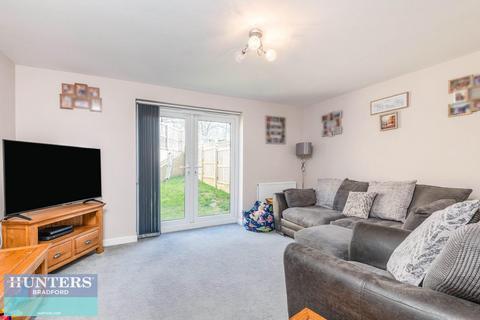 4 bedroom semi-detached house for sale, Poplars Park Avenue, Bradford, West Yorkshire, BD2 1FP