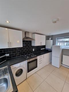 2 bedroom apartment to rent, Bentinck Road, Grainger Park