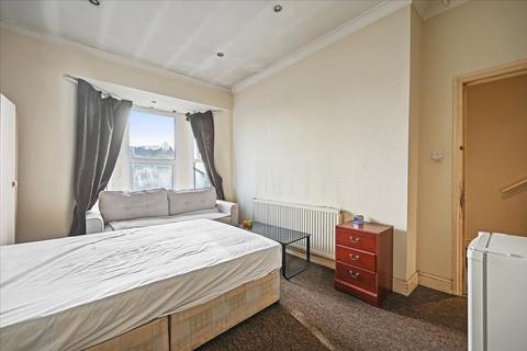 5 bedroom flat for sale, Acton Lane, Harlesden, London, NW10