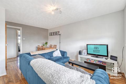 2 bedroom flat for sale, Maple Close, Hainault