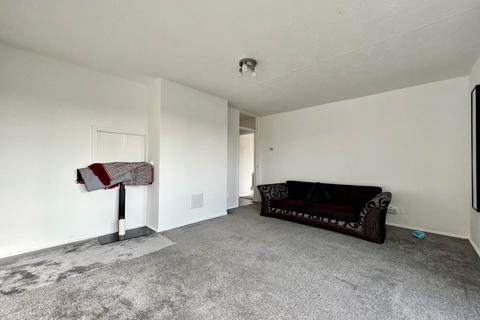 2 bedroom flat to rent, Brading Crescent, London, E11