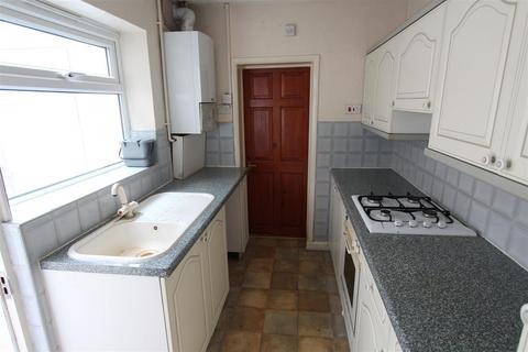 3 bedroom terraced house to rent, 15 HomeviewSittingbourneKent