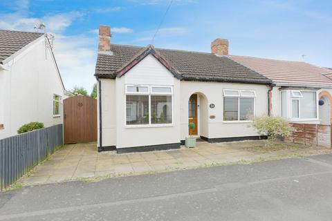 3 bedroom semi-detached bungalow to rent, Tentercroft Avenue, Syston LE7