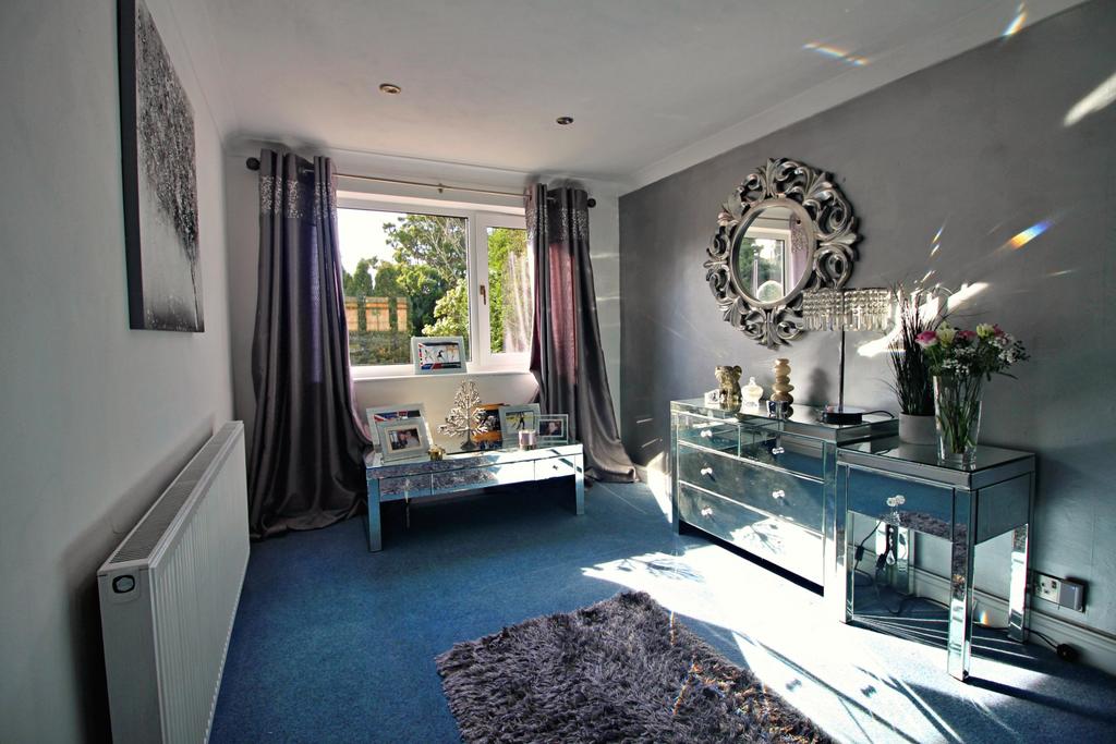 Open Plan Rear Lounge