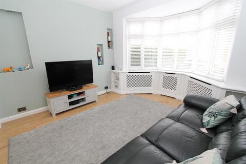 11 Tritton Avenue, Croydon, CR0 4SS