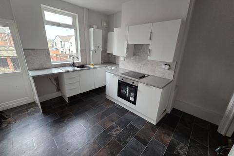 2 bedroom terraced house to rent, Edward Street, Swinton S64