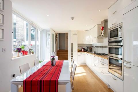 2 bedroom flat for sale, Yerbury Road, London N19