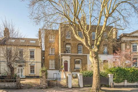 2 bedroom flat for sale, Asylum Road, London SE15