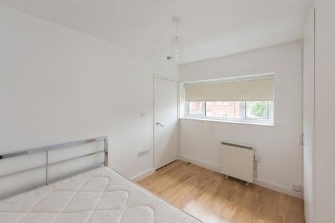 1 bedroom flat to rent, Valentia Road