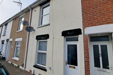 2 bedroom terraced house to rent, Leesland Road, Gosport PO12