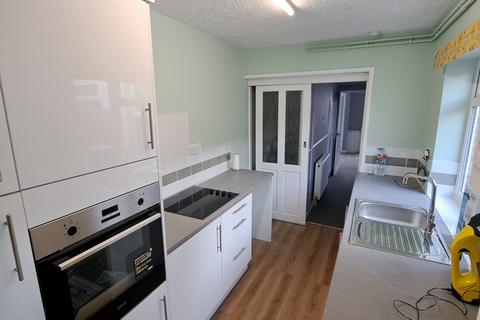 2 bedroom terraced house to rent, Leesland Road, Gosport PO12