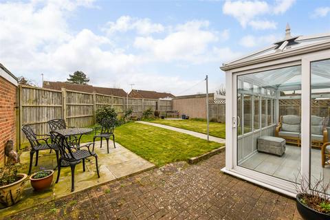 2 bedroom detached bungalow for sale, St Georges Walk, Eastergate