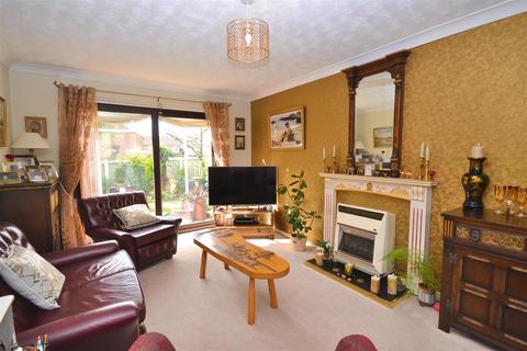 3 bedroom detached house for sale, Chester Close, Dorchester