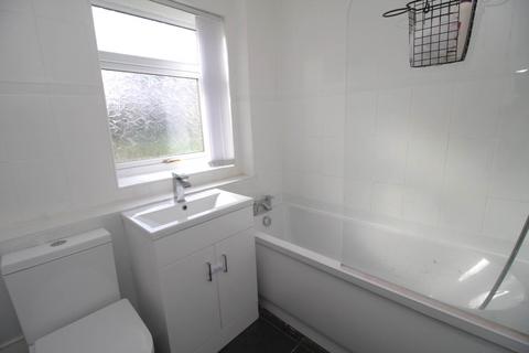 3 bedroom semi-detached house to rent, Bardrainney Ave, Port Glasgow PA14