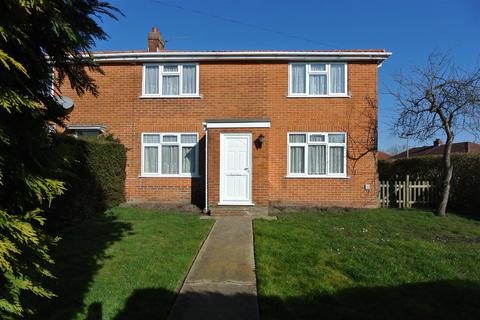 4 bedroom semi-detached house to rent, Bond Street, Egham TW20