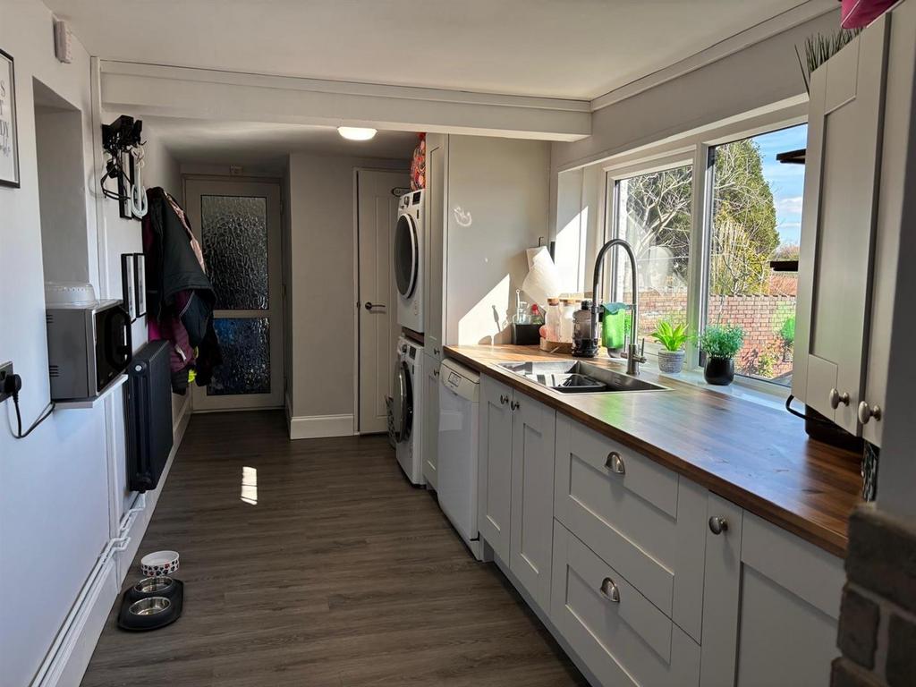 Utility room/ Downstairs Wc